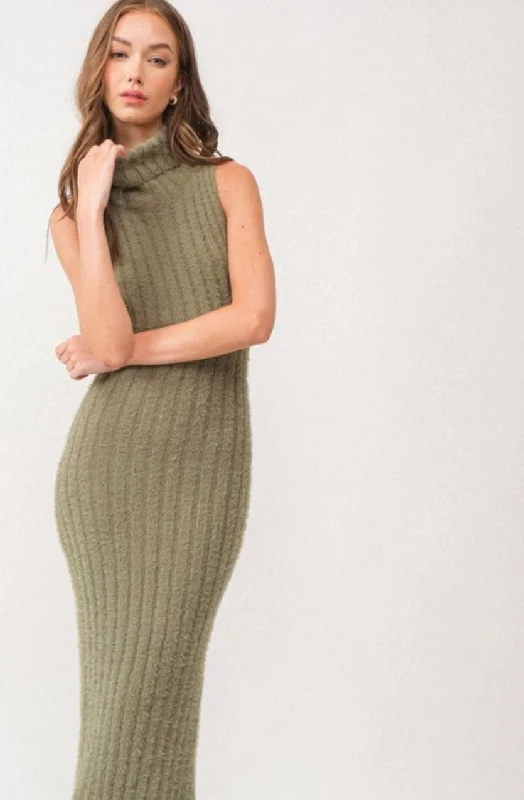 Midi dresses for rooftop nights -Soft Knit Midi Dress